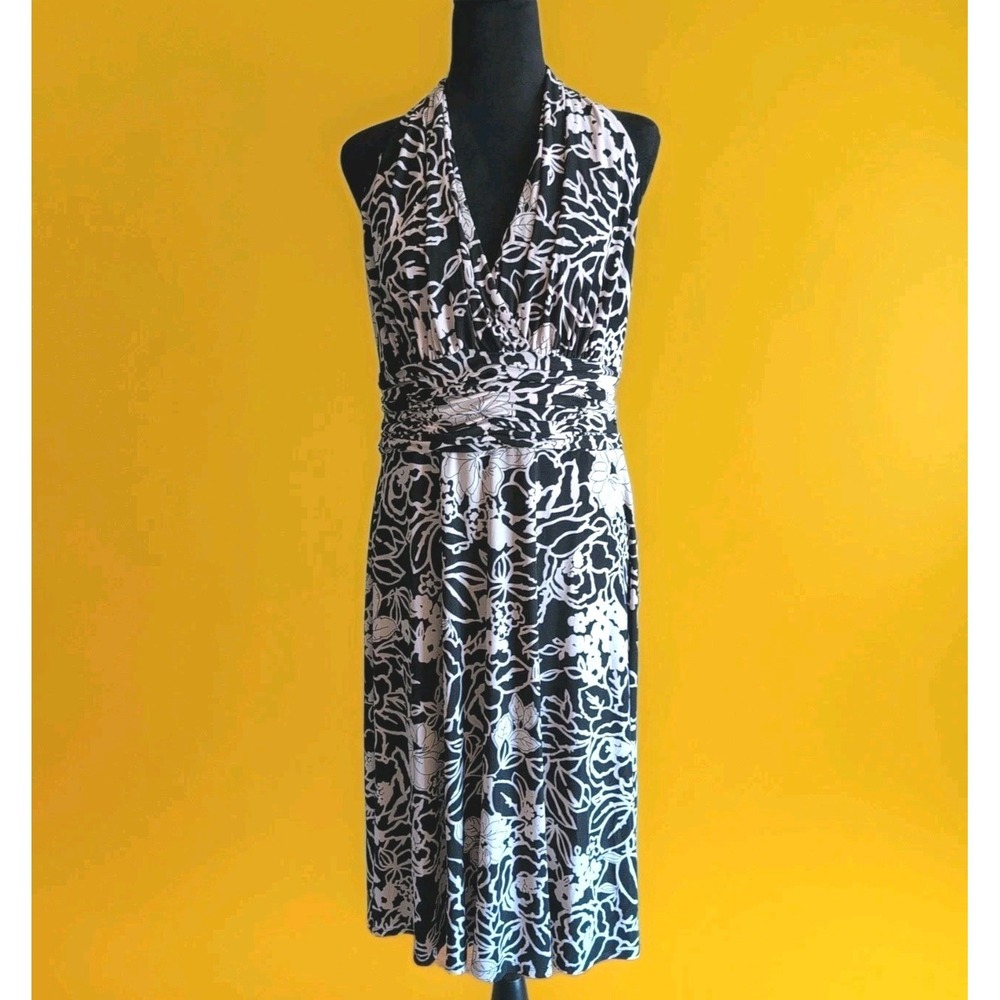 Jones Wear Fit and Flare Dress Sz 12 Black White Floral Poly Stretch Dress EUC